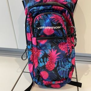 Vibedration camelback backpack, small